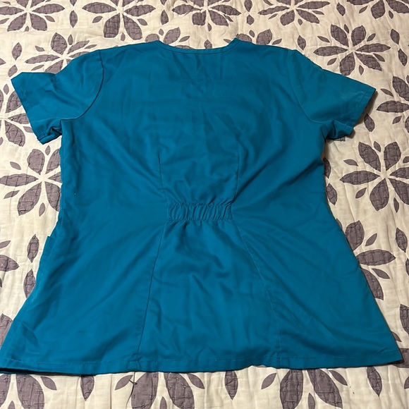 Grey’s Anatomy Two Pocket Mock Wrap Top (size Small, color Teal) - Picture 5 of 8
